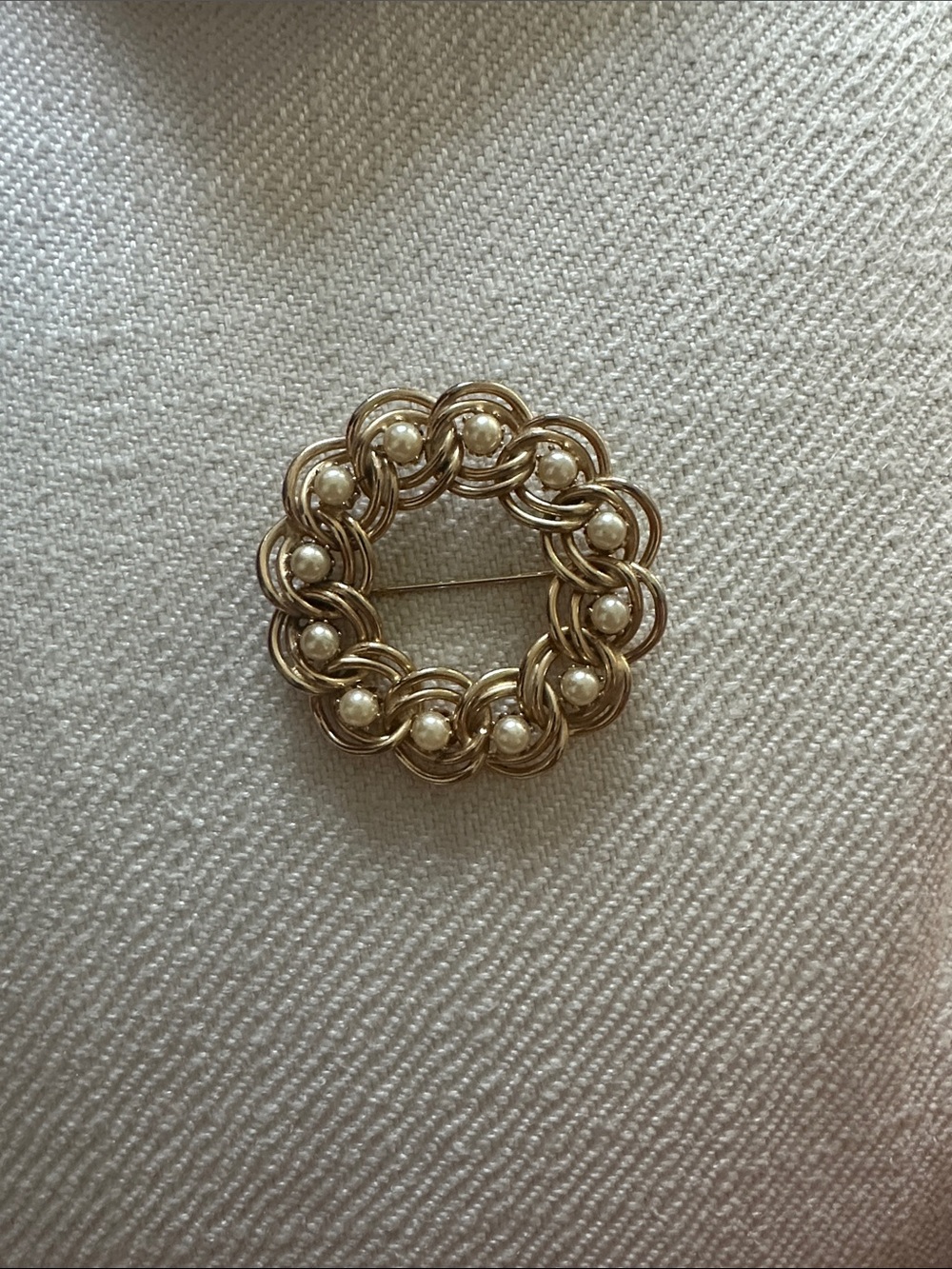 Wreath Pin